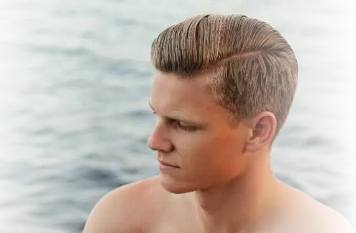 Signs of Male Pattern Baldness hair loss experts in London at Cochrane and Co Signs of Male Pattern Baldness hair loss experts in London at Cochrane and Co